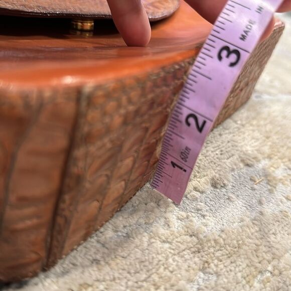 VTG Brahmin alligator skin light brown shoulder bag in amazing condition for age - Picture 16 of 16